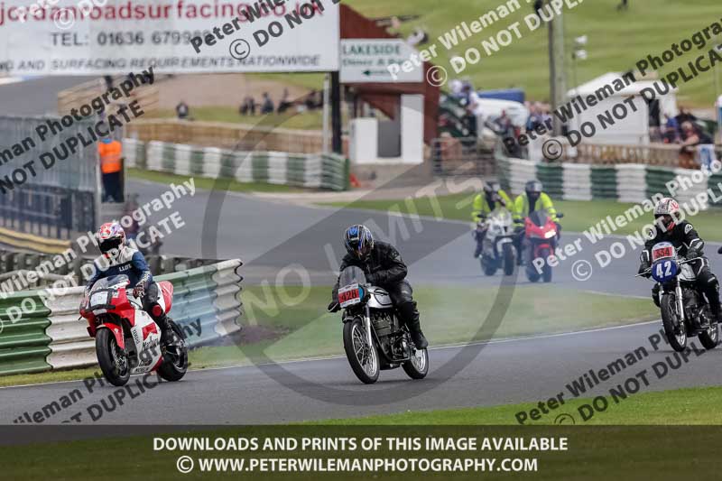 Vintage motorcycle club;eventdigitalimages;mallory park;mallory park trackday photographs;no limits trackdays;peter wileman photography;trackday digital images;trackday photos;vmcc festival 1000 bikes photographs